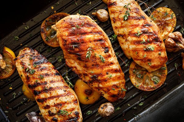 24 Upgraded Chicken Breast Recipes For Weight Loss | If you're sick and tired of making the same, boring baked chicken day in and day out, this post is for you! We've curated our favorite healthy chicken breast recipes that are quick, easy, and healthy to boot! Whether you prefer to cook your chicken in the oven, a skillet, an instant pot, or a crockpot / slow cooker, there's a recipe here for you. We've also included stuffed chicken breast recipes that are low carb and simply delish!