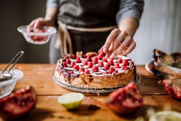 21 Healthy Gluten Free Cake Recipes For Every Occasion | If you have celiac disease, a wheat allergy, or try to avoid gluten for other reasons, that doesn't mean you need to miss out on delicious desserts and treats! There are tons of easy gluten free recipes you can make using flour substitutes like almond flour, coconut flour, amaranth flour, and more, and we've curated the best of the best! Many of these homemade cakes are are dairy free, vegan, and sugar free too!